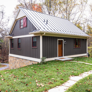 Custom Home Build: Carriage House with Rustic Charm and Modern Amenities in Midd