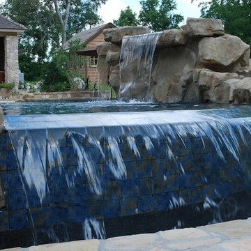 Gunite vanishing edge pool