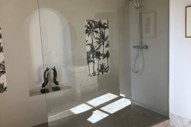 Transformer une salle de bain en salle de douche à Versailles
