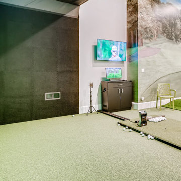 A Putting Green Tiger Woods Would Be Jealous Of!