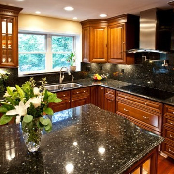 Luxurious Gourmet Kitchen in Fairfax Station Combines Beauty and Function