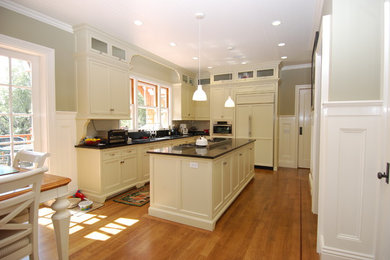 Inspiration for a timeless kitchen remodel in San Francisco