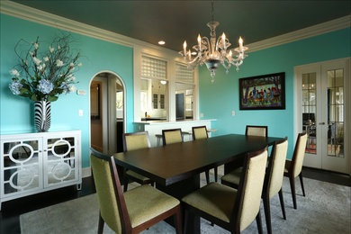 Example of a dining room design in Portland