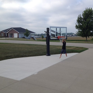 Shane B's Pro Dunk Gold Basketball System on a 30x30 in Dyersville, IA