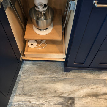 Clean Cobalt in a Crisp Kitchen Makeover