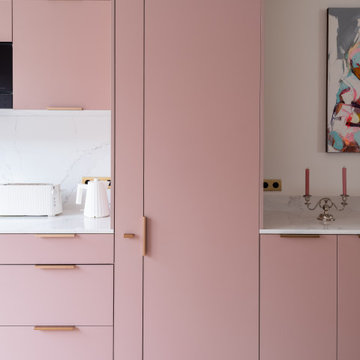 La cuisine rose et marbre blanc d'Antoine