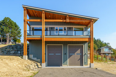 Modern exterior home idea in Seattle