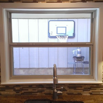 KITCHEN BACKSPLASH - Linear Glass / Marble Mosaic