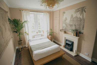 Design ideas for a modern bedroom in Glasgow.