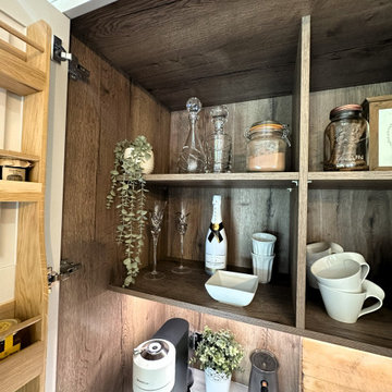 Timeless And Elegant Painted In Frame Shaker Breakfasting Kitchen