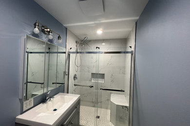 Minimalist bathroom photo in Seattle