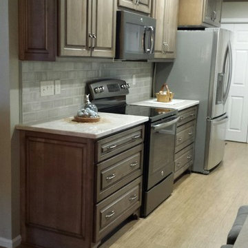 FT Berkshire Oak floor and Soci Cappucino Crackled 3x6 backsplash