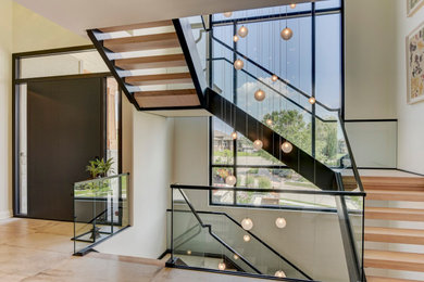 Minimalist staircase photo in Miami