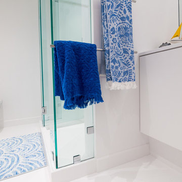 White Seamless Master Bathroom - Philadelphia PA