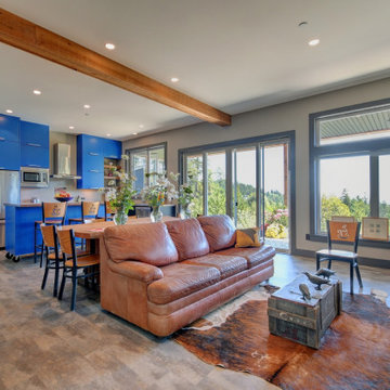 1499/1499B Trail Way - $1,695,000 – MLS Res 885121 / Com 885130