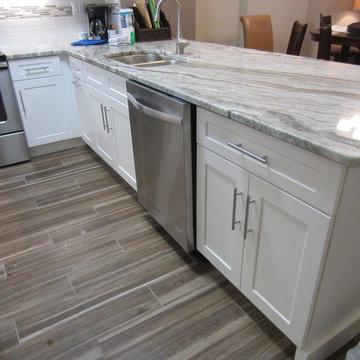 KITCHENS & DINING