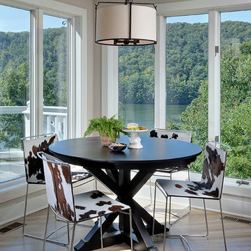 Bachelor Pad Dining at the Lake