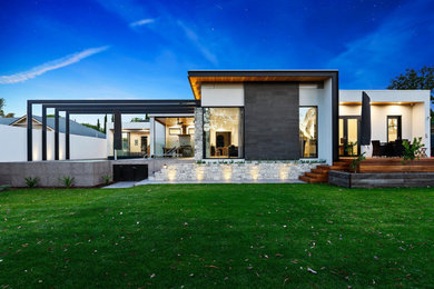 Inspiration for a large modern bungalow detached house in Brisbane.