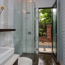 pool Bathroom doble doors
