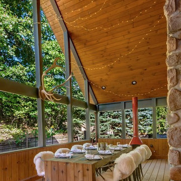 Lodge by the lake