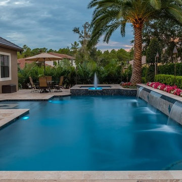 Pool with Water Features & Fountain-1