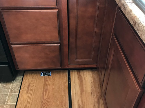 Vinyl Plank Color With My Cabinets, Can You Set Cabinets On Vinyl Plank Flooring