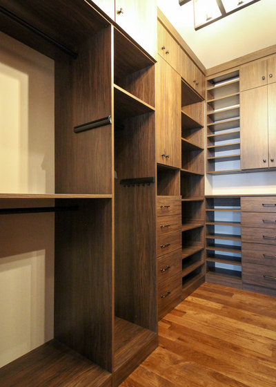 Contemporáneo  by CLOSET FURNISHINGS & CABINETRY