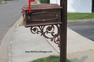 Traditional Cast Aluminum Mailbox and Post