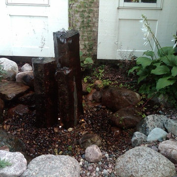 Fountainscapes: Bubbling Boulder, Spilling Urns, and Other Vignette Fountains