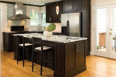 Example of a kitchen design in Minneapolis