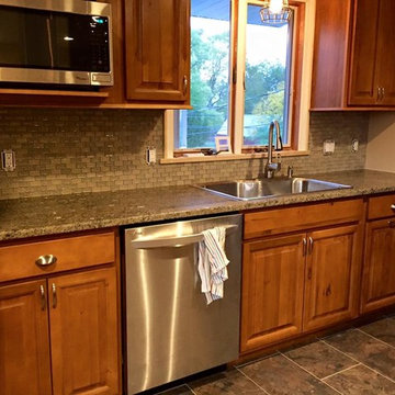 Rustic Readington kitchen - Jeffrey Court Silver Quill crackle mosaic tile backs