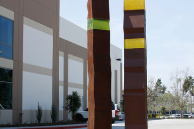 Photo of a large contemporary front yard landscaping in Orange County.