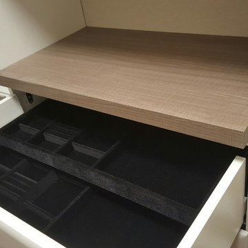 CUSTOM WALK IN CLOSETS