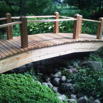 Decks, garden bridges, 3-season rooms