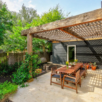 Custom Single-Family Home - Georgetown, TX