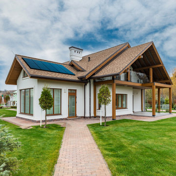 Beautiful And Cozy Cottage With Solar Panels