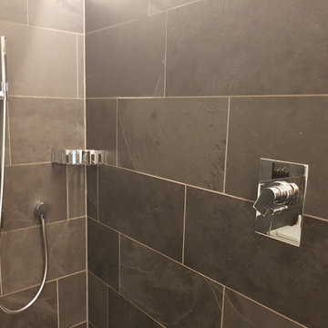 Badezimmer Sanierung - Randlose Dusche