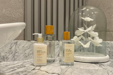 Example of a minimalist bathroom design in Other
