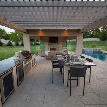 A Multi-season Entertaining Backyard