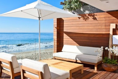 This is an example of a coastal home in Los Angeles.