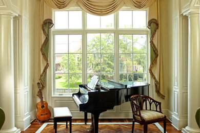 Inspiration for a timeless entryway remodel in Atlanta