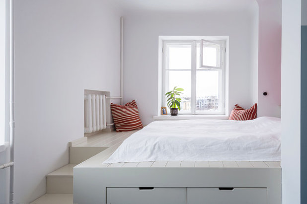 Midcentury Bedroom by Uliana Grishina | Photography