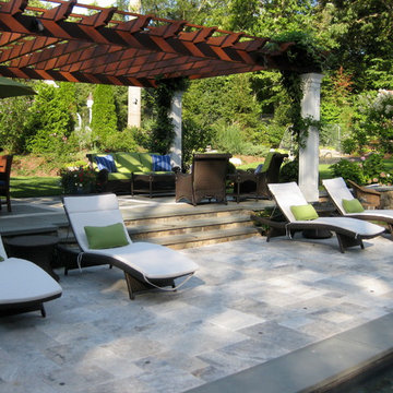 Dining with Pergola