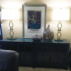 Traditional Living Room - Furniture