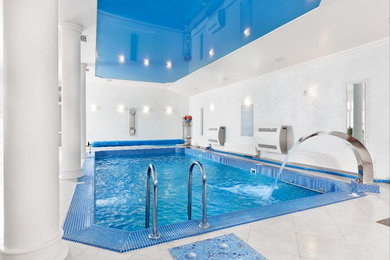 Inspiration for a tropical pool remodel in Los Angeles