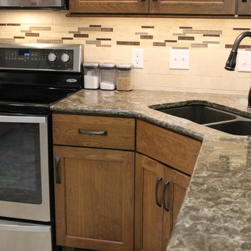 Erie, IL- Cherry Compliments Oak in a Remodeled Kitchen