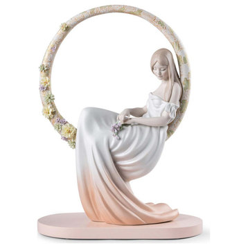 Lladro, Her Thoughts Figurine 01009537