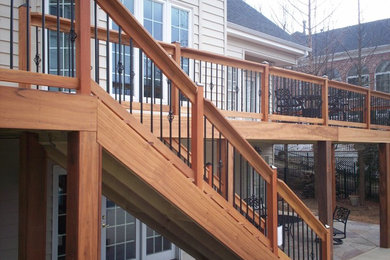 Inspiration for a timeless backyard deck remodel in St Louis