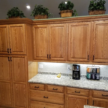 KraftMaid Oak Toffee