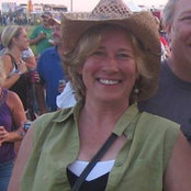 Angela Harlicker's photo